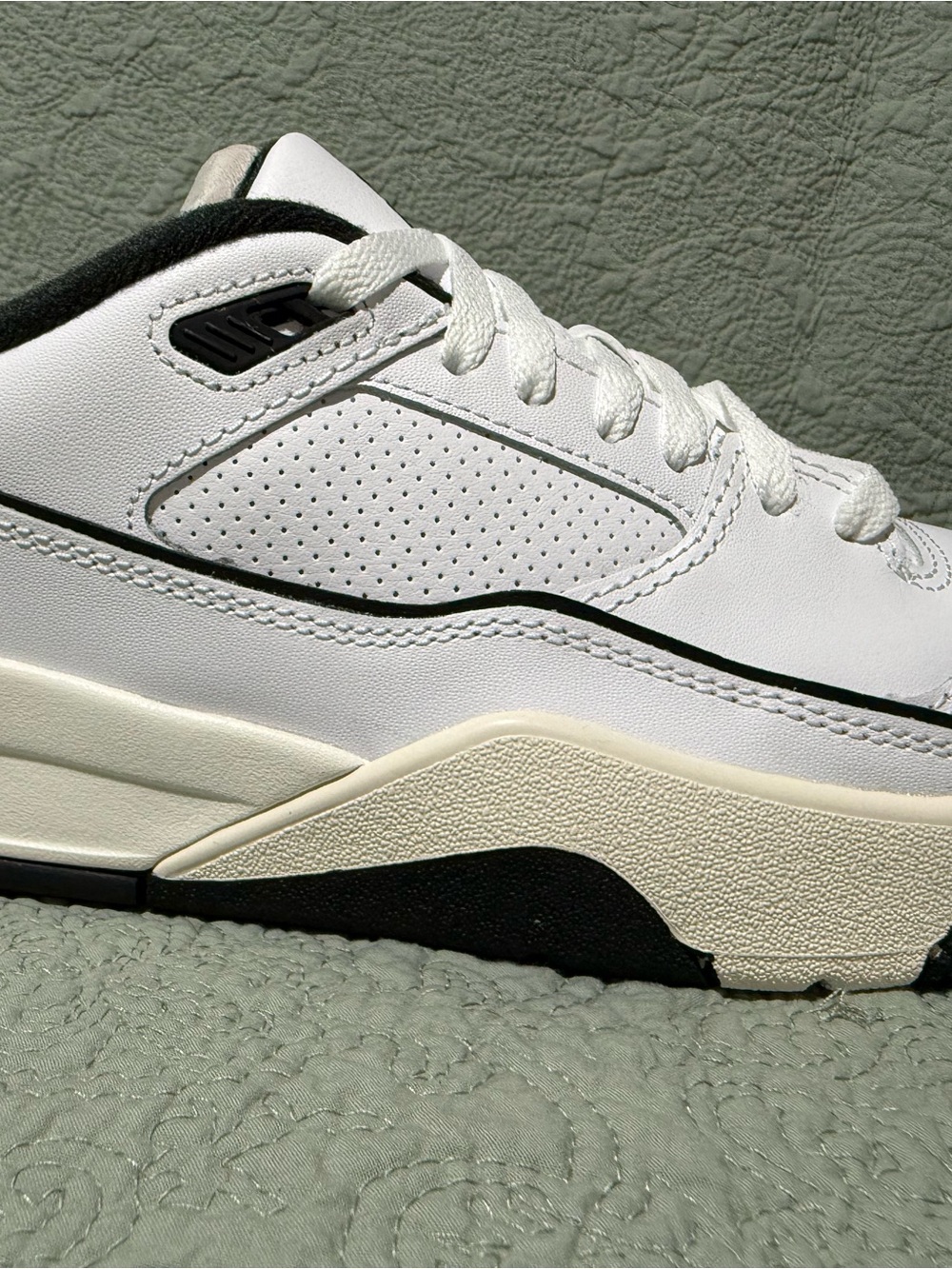Jordan Flight Court Men’s Size 8.5 White/Black-Sail
